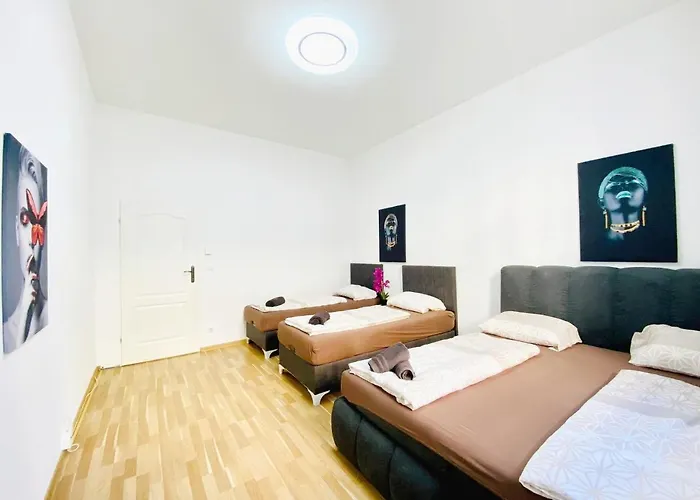 Family Studio- 7 Minutes To Schoenbrunn Palace Bécs